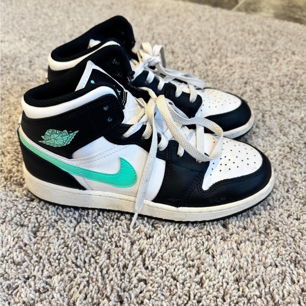 Nike Air Jordan Black and Aqua High-Tops